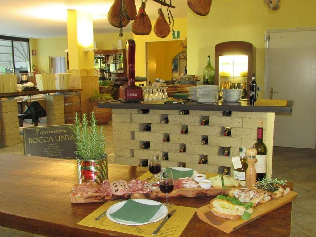 Il Grifo Hotel E Bisteccheria Toscana Montepulciano Stazione Ресторант снимка