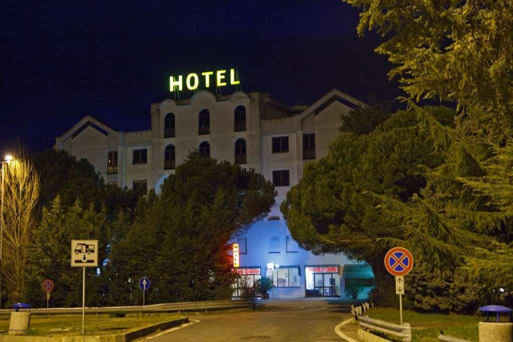 Il Grifo Hotel E Bisteccheria Toscana Montepulciano Stazione Екстериор снимка
