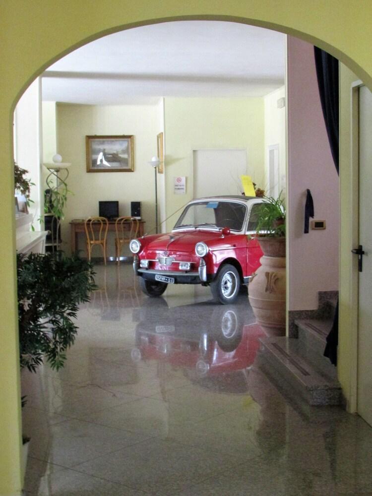 Il Grifo Hotel E Bisteccheria Toscana Montepulciano Stazione Екстериор снимка