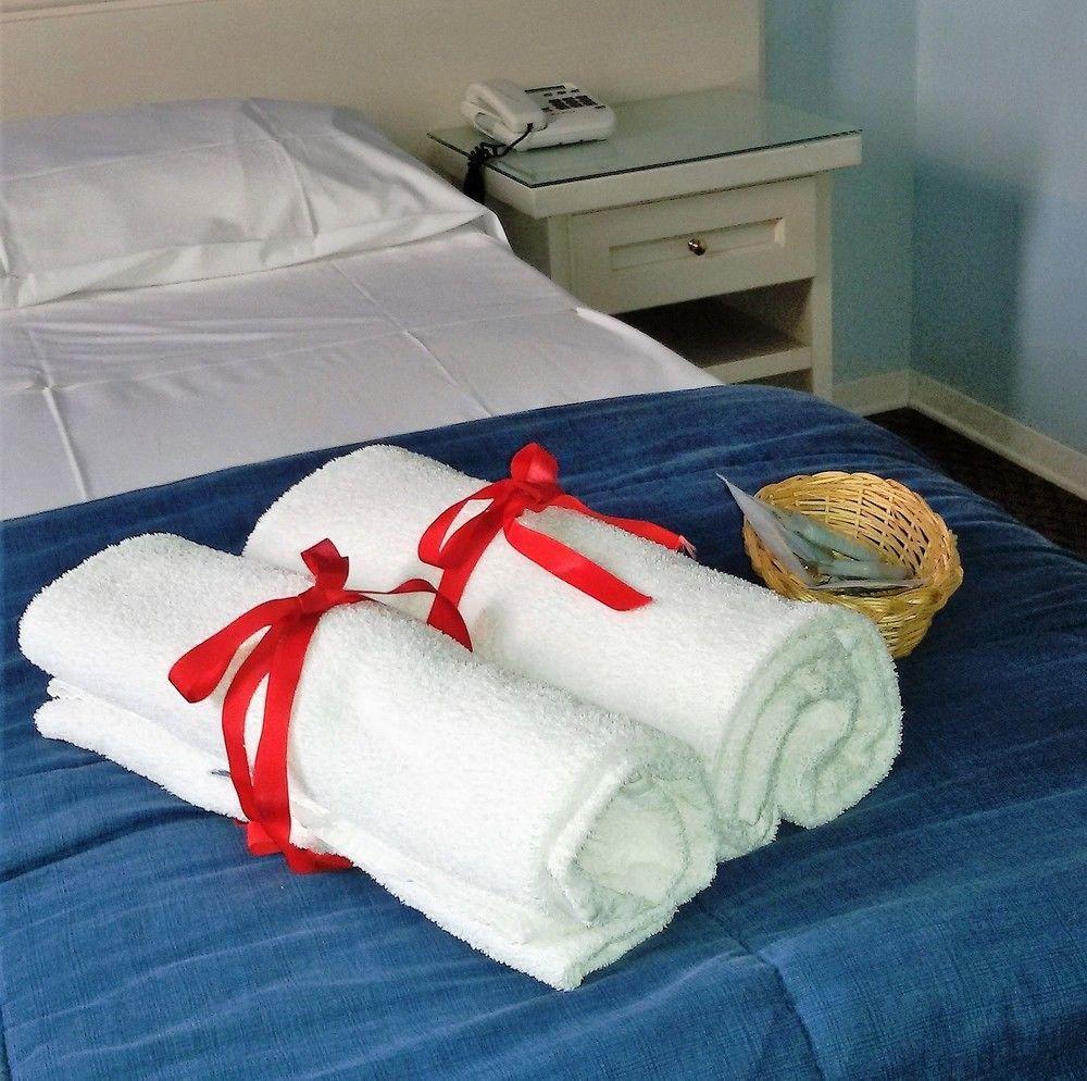 Il Grifo Hotel E Bisteccheria Toscana Montepulciano Stazione Екстериор снимка