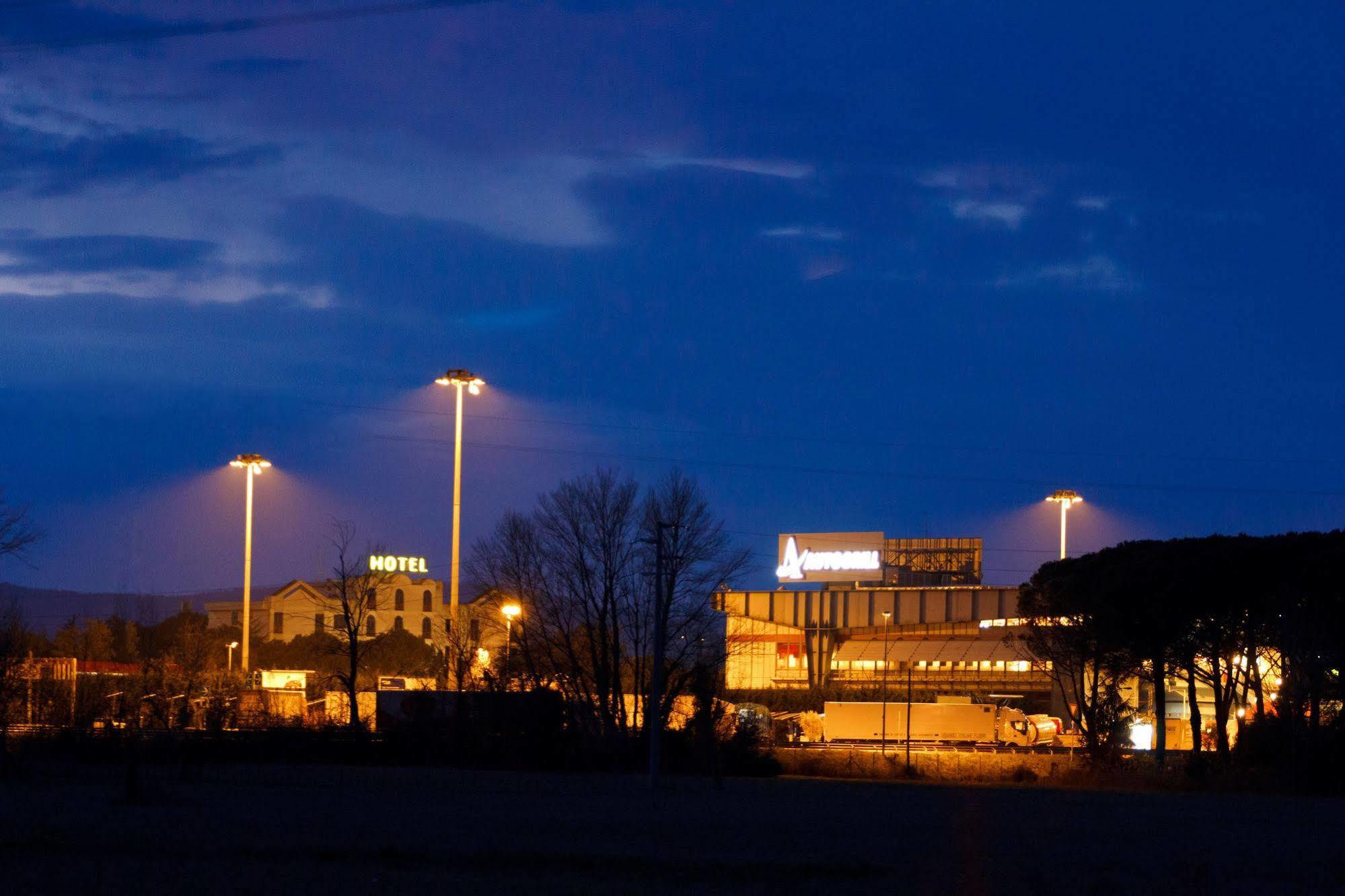 Il Grifo Hotel E Bisteccheria Toscana Montepulciano Stazione Екстериор снимка