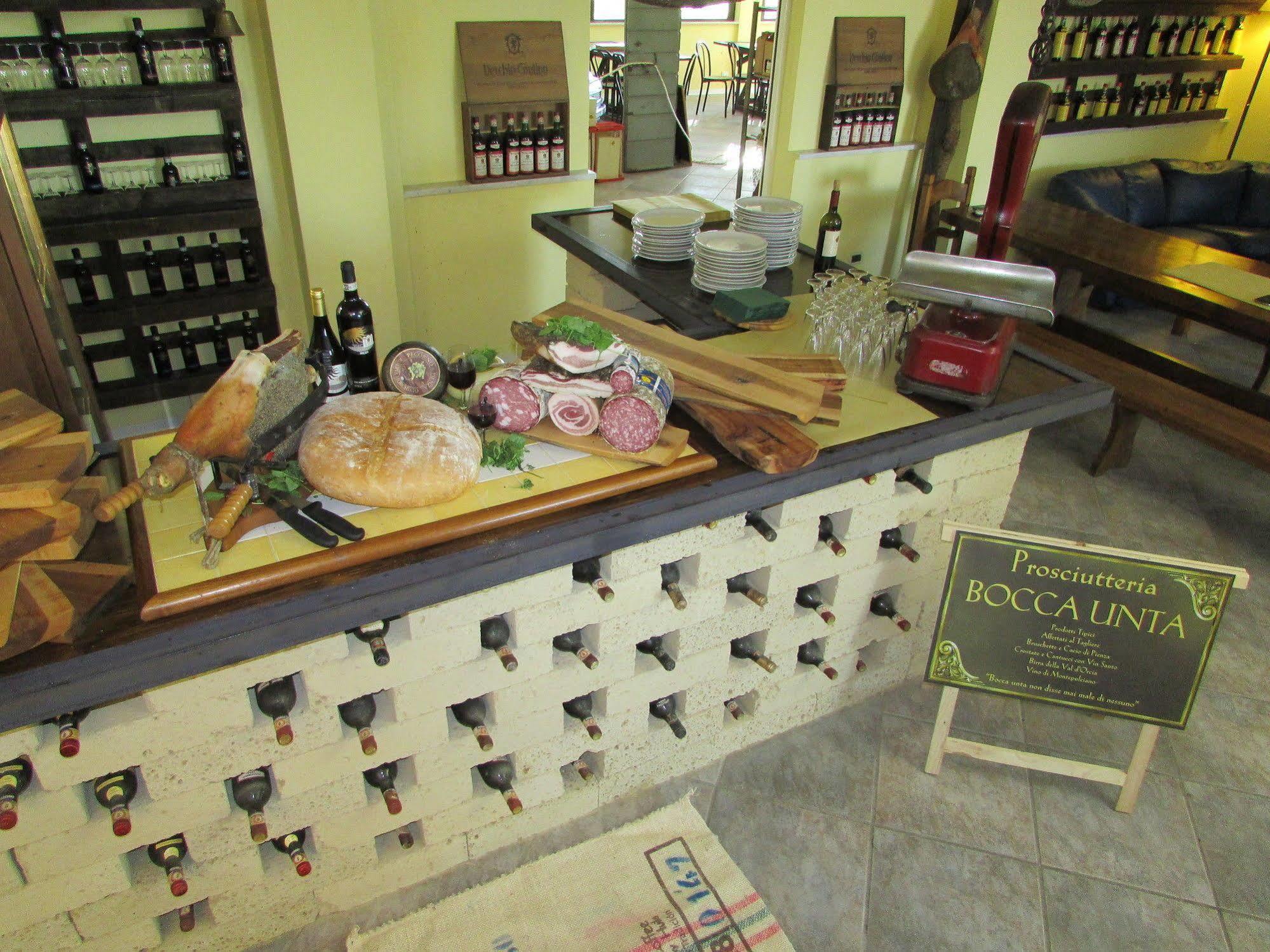 Il Grifo Hotel E Bisteccheria Toscana Montepulciano Stazione Екстериор снимка