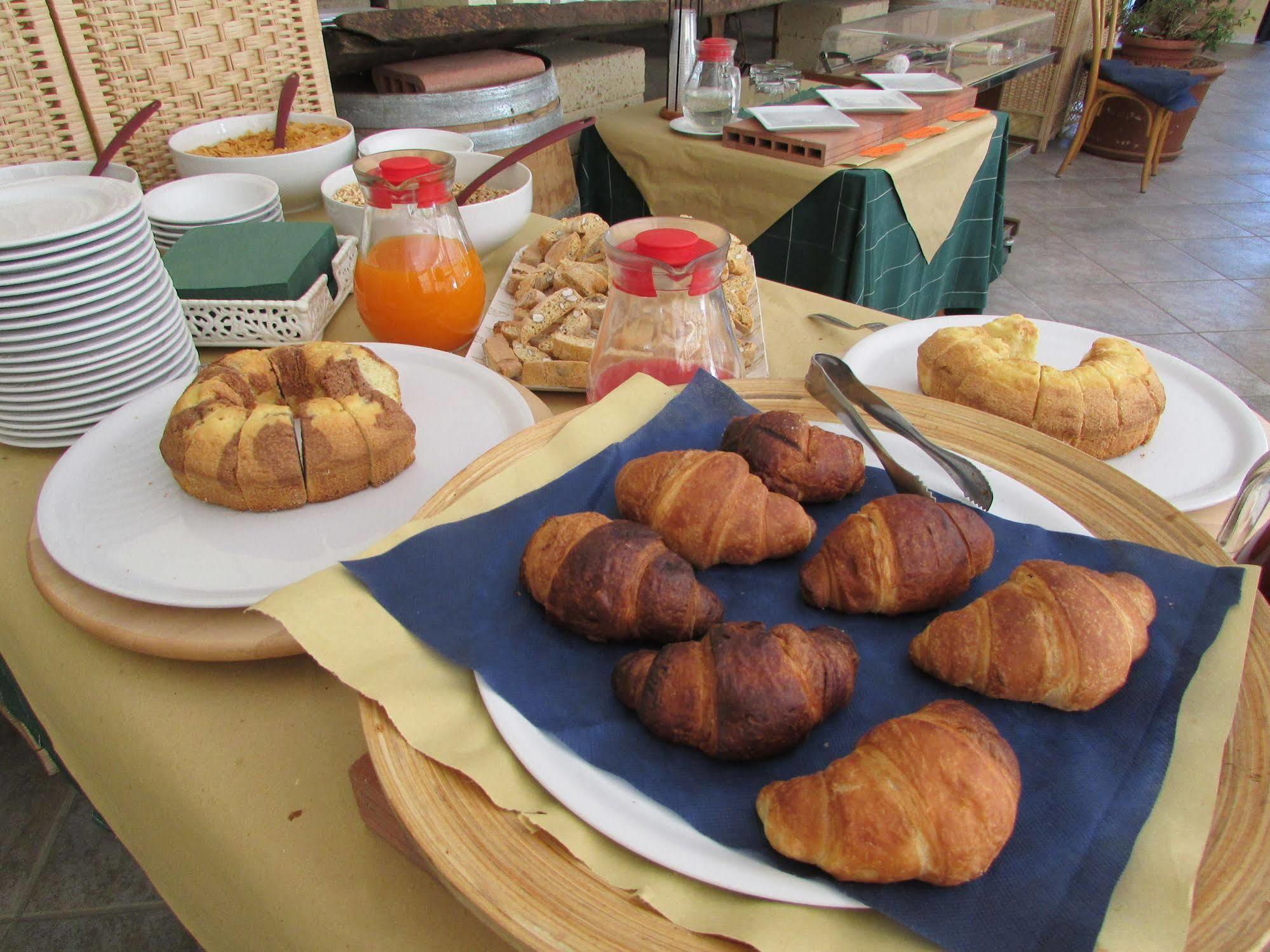 Il Grifo Hotel E Bisteccheria Toscana Montepulciano Stazione Екстериор снимка